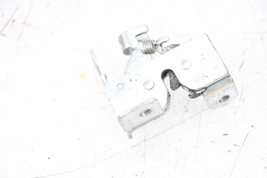 photo de CIERRE ASIENTO HOOK NECO TEMPO 4T 50 (2022 - 2026) - Zoom estado de uso