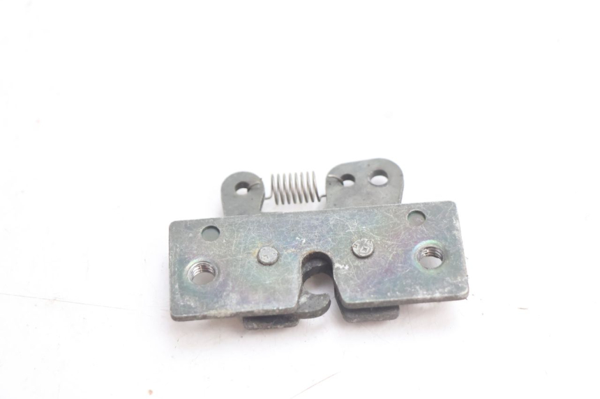 photo de CERRADURA DE ASIENTO PEUGEOT TREKKER 50 (1995 - 2004) - Zoom estado de uso
