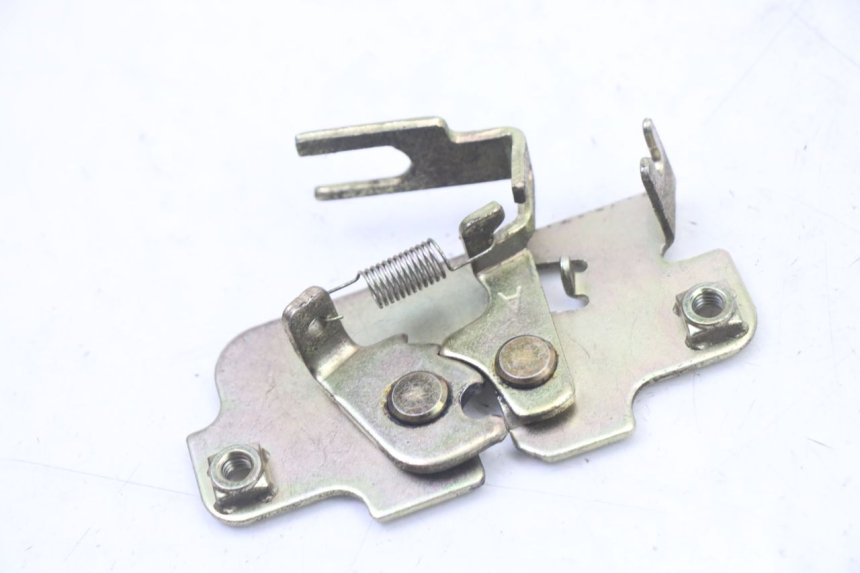 photo de CIERRE ASIENTO HOOK PEUGEOT TWEET PRO CARGO 50 (2018 - 2022) - Detalle de la pieza