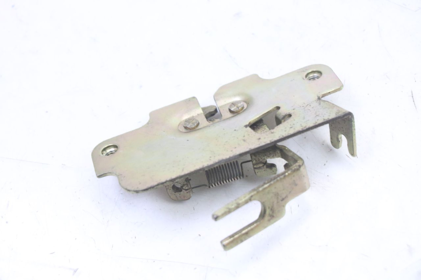 photo de CIERRE ASIENTO HOOK PEUGEOT TWEET PRO CARGO 50 (2018 - 2022) - Zoom estado de uso