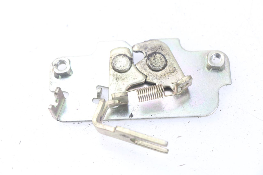 photo de CERRADURA DE ASIENTO PEUGEOT TWEET 125 (2010 - 2017) - Detalle de la pieza