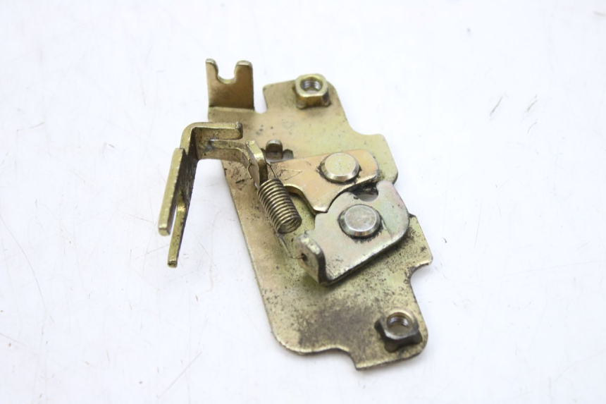 photo de CERRADURA DE ASIENTO PEUGEOT TWEET 125 (2010 - 2017) - Zoom estado de uso