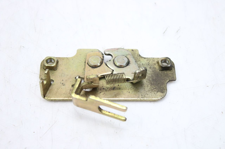 photo de CERRADURA DE ASIENTO PEUGEOT TWEET 125 (2010 - 2017) - Primer plano técnico