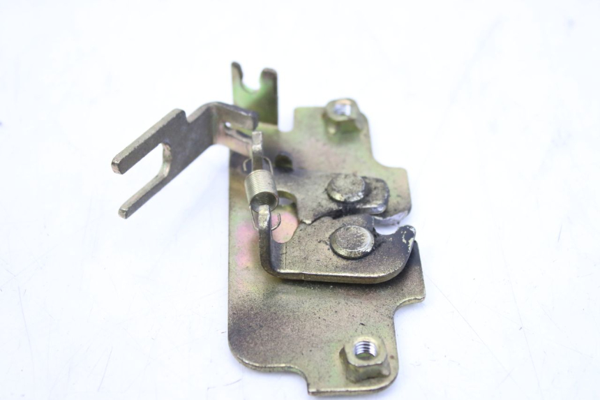 photo de CERRADURA DE ASIENTO PEUGEOT TWEET 125 (2010 - 2017) - Otra perspectiva