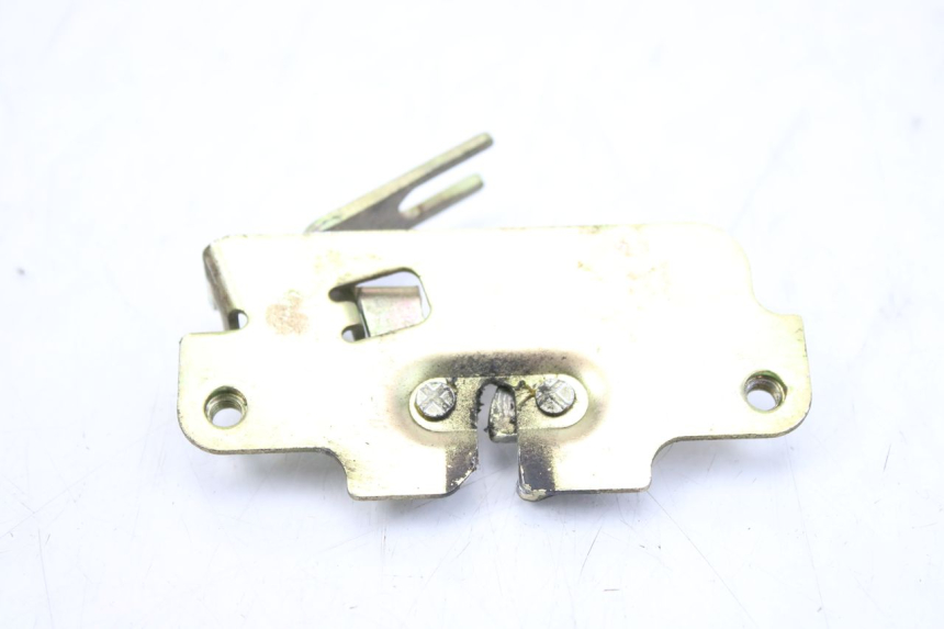 photo de CERRADURA DE ASIENTO PEUGEOT TWEET 125 (2010 - 2017) - Primer plano técnico