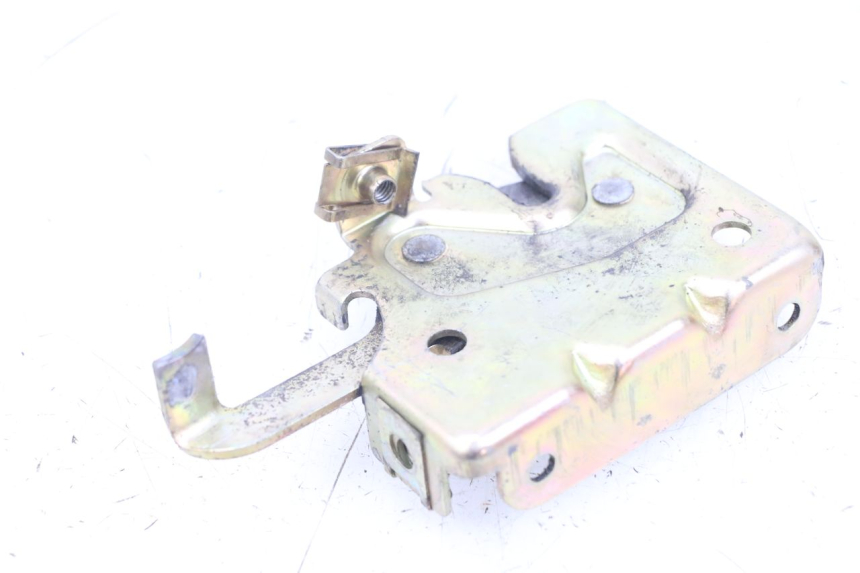 photo de CERRADURA DEL ASIENTO PIAGGIO TYPHOON 80 (1994 - 1997) - Detalle de la pieza
