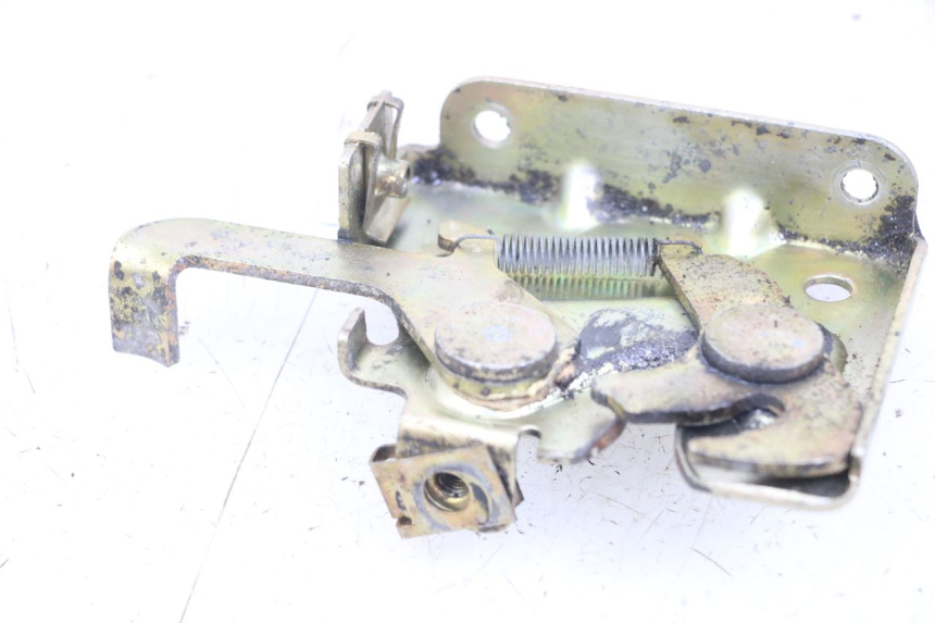 photo de CERRADURA DEL ASIENTO PIAGGIO TYPHOON 80 (1994 - 1997) - Zoom estado de uso