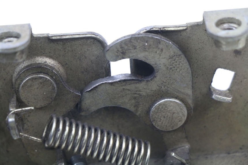 photo de CIERRE ASIENTO HOOK RAZZO VENICE 50 (2009 - 2014) - Detalle de la pieza