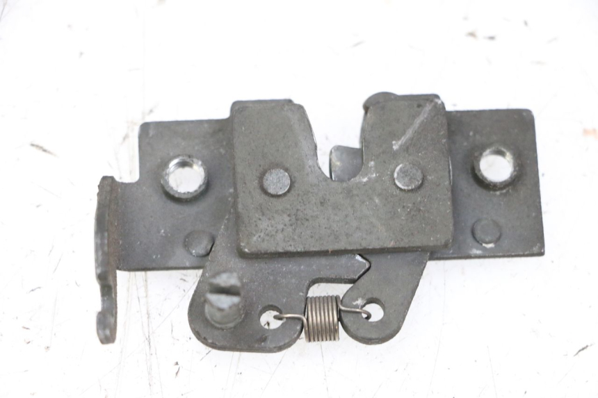 photo de CIERRE ASIENTO HOOK PIAGGIO VESPA GTS SUPER IE 125 (2009 - 2016) - Vista principal