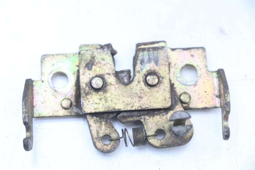 photo de CERRADURA DE ASIENTO PEUGEOT VIVACITY NEW 4T 50 (2008 - 2017) - Zoom estado de uso