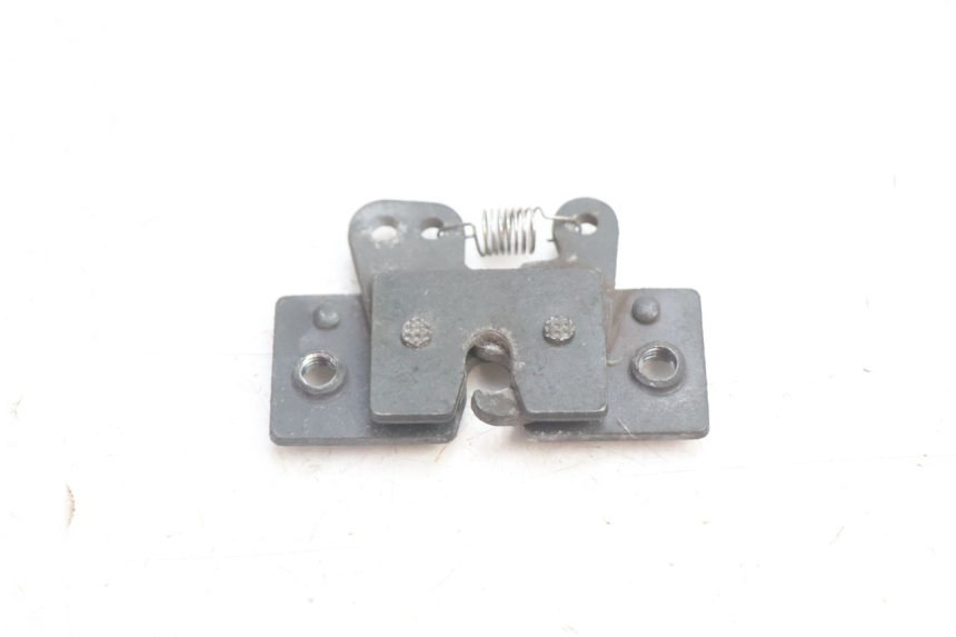photo de CIERRE ASIENTO HOOK PEUGEOT VIVACITY 50 (2004 - 2009) - Vista principal