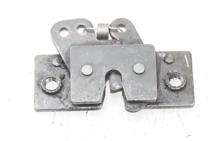 photo de CIERRE ASIENTO HOOK PEUGEOT VIVACITY 100 (1999 - 2008) - Vista principal