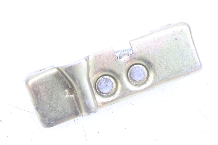 photo de CERRADURA DE ASIENTO DAELIM VJ ROADWIN FI 125 (2008 - 2017) - Otra perspectiva