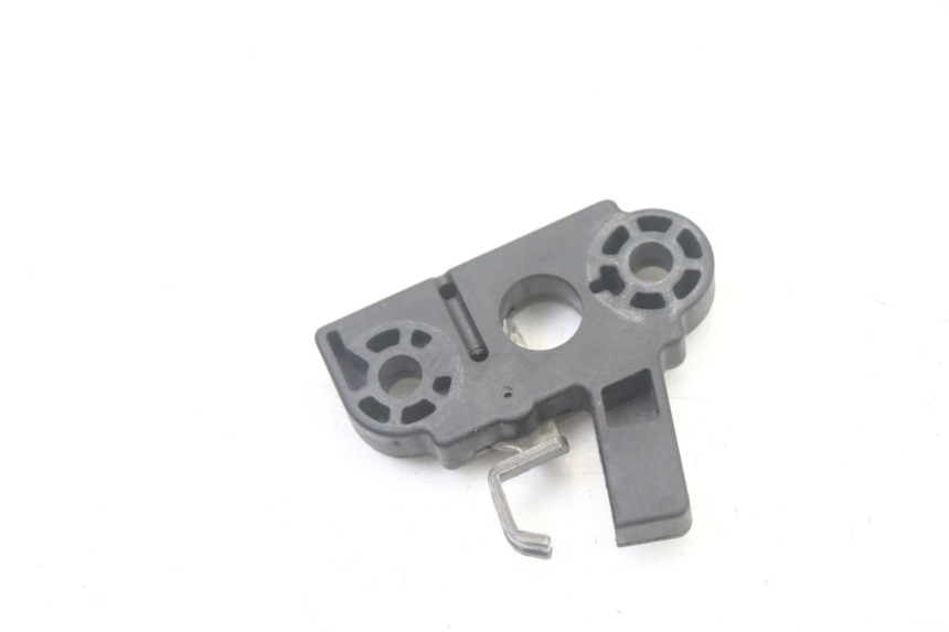 photo de CIERRE ASIENTO HOOK YAMAHA WHY 50 (1998 - 2000) - Otra perspectiva