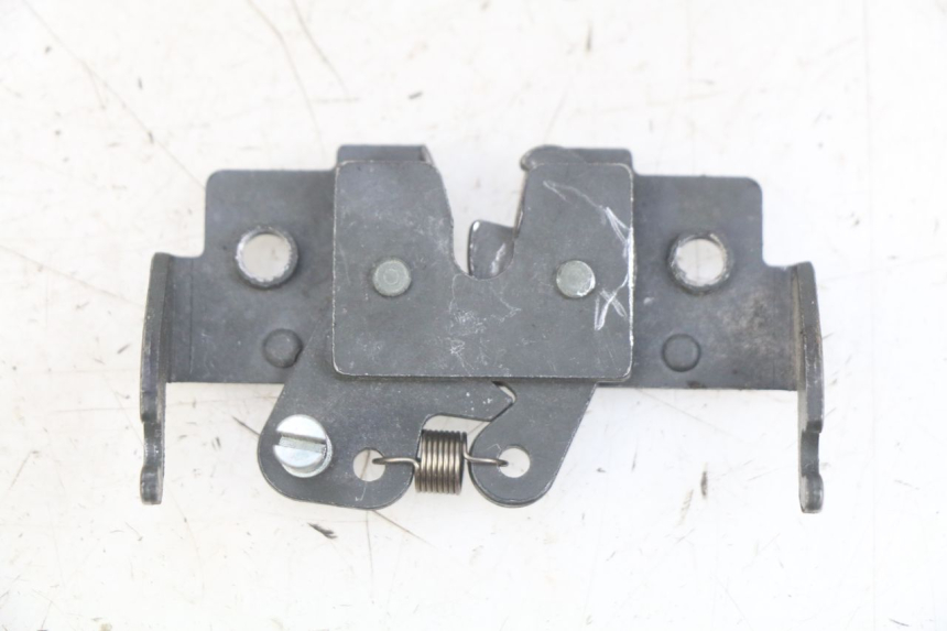 photo de CERRADURA DE ASIENTO YAMAHA X-CITY XCITY 125 (2007 - 2013) - Primer plano técnico