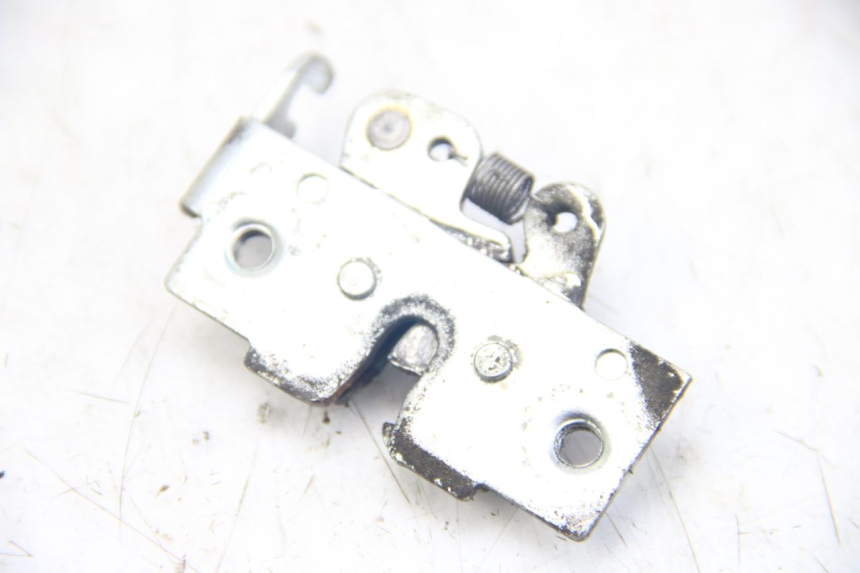 photo de CERRADURA DE ASIENTO YAMAHA XMAX X-MAX 125 (2006 - 2009) - Detalle de la pieza