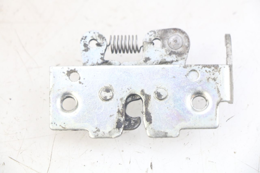 photo de CERRADURA DE ASIENTO YAMAHA XMAX X-MAX 125 (2006 - 2009) - Detalle de la pieza