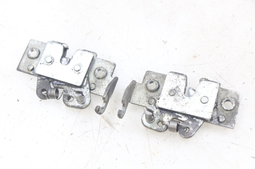 photo de CERRADURA DEL ASIENTO YAMAHA X-MAX XMAX 250 (2006 - 2009) - Vista principal