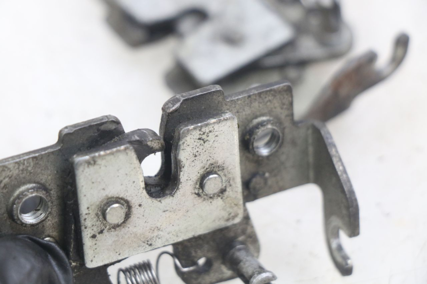 photo de CERRADURA DEL ASIENTO YAMAHA X-MAX XMAX 250 (2006 - 2009) - Detalle de la pieza