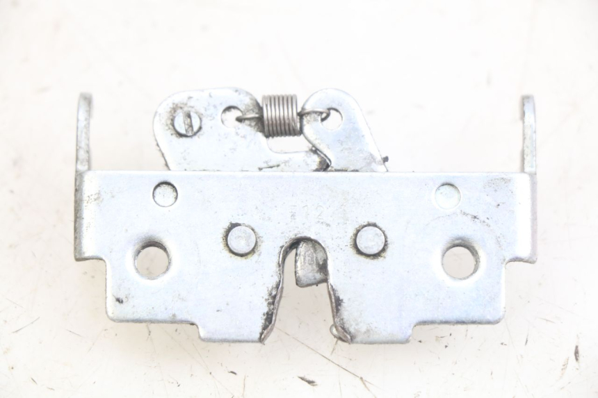 photo de CERRADURA DE ASIENTO YAMAHA X-MAX XMAX 125 (2010 - 2013) - Zoom estado de uso