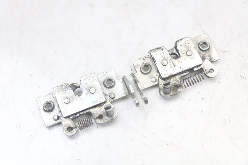 photo de CERRADURA DE ASIENTO YAMAHA XMAX X-MAX 125 (2006 - 2009) - Zoom estado de uso