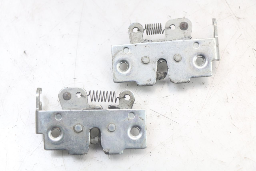 photo de CERRADURA DE ASIENTO YAMAHA XMAX X-MAX 125 (2006 - 2009) - Otra perspectiva