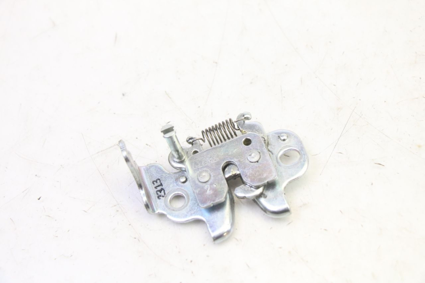 photo de CIERRE ASIENTO HOOK YAMAHA XMAX X-MAX 125 (2021 - 2025) - Vista principal