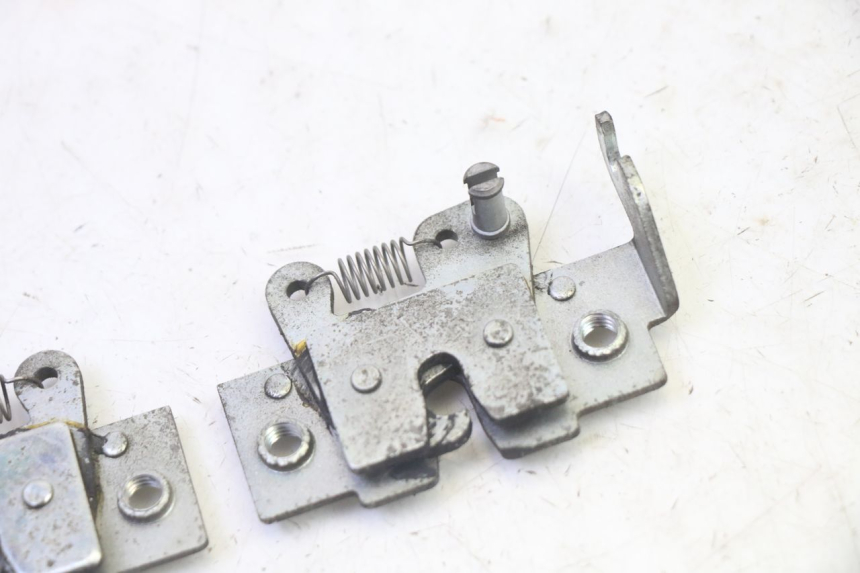 photo de CERRADURA DEL ASIENTO YAMAHA X-MAX XMAX 250 (2006 - 2009) - Zoom estado de uso