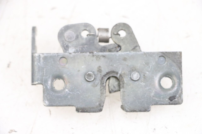 photo de CERRADURA DE ASIENTO YAMAHA XMAX X-MAX 125 (2006 - 2009) - Zoom estado de uso