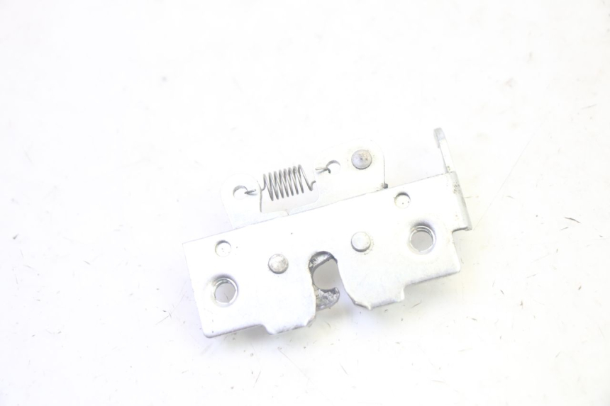 photo de CERRADURA DE ASIENTO YAMAHA XMAX X-MAX 125 (2006 - 2009) - Zoom estado de uso