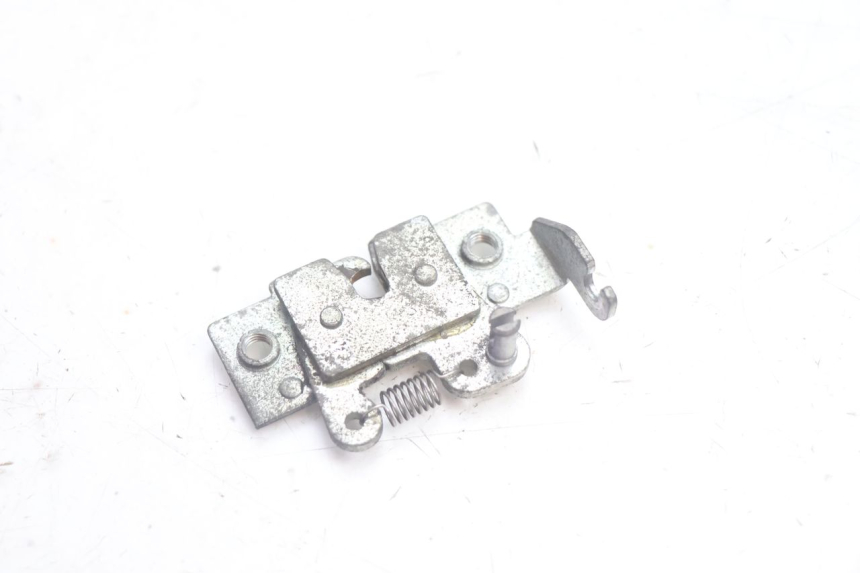 photo de CERRADURA DE ASIENTO YAMAHA XMAX X-MAX 125 (2006 - 2009) - Detalle de la pieza