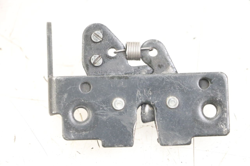 photo de CERRADURA DEL ASIENTO PIAGGIO X10 125 (2012 - 2017) - Detalle de la pieza