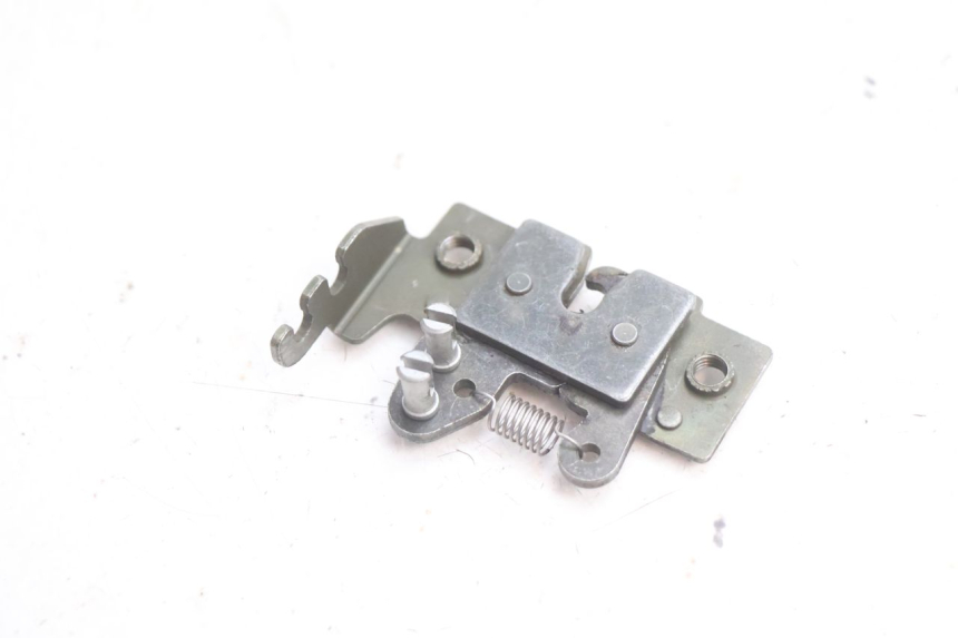 photo de CIERRE ASIENTO HOOK PIAGGIO X8 STREET 125 (2006 - 2007) - Detalle de la pieza