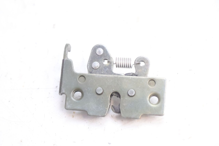 photo de CIERRE ASIENTO HOOK PIAGGIO X8 STREET 125 (2006 - 2007) - Zoom estado de uso