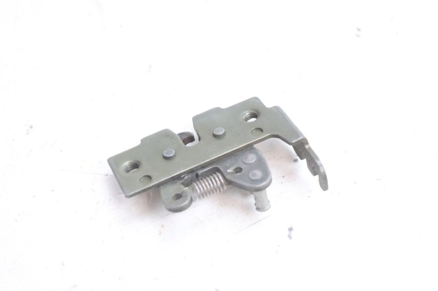 photo de CIERRE ASIENTO HOOK PIAGGIO X8 STREET 125 (2006 - 2007) - Otra perspectiva