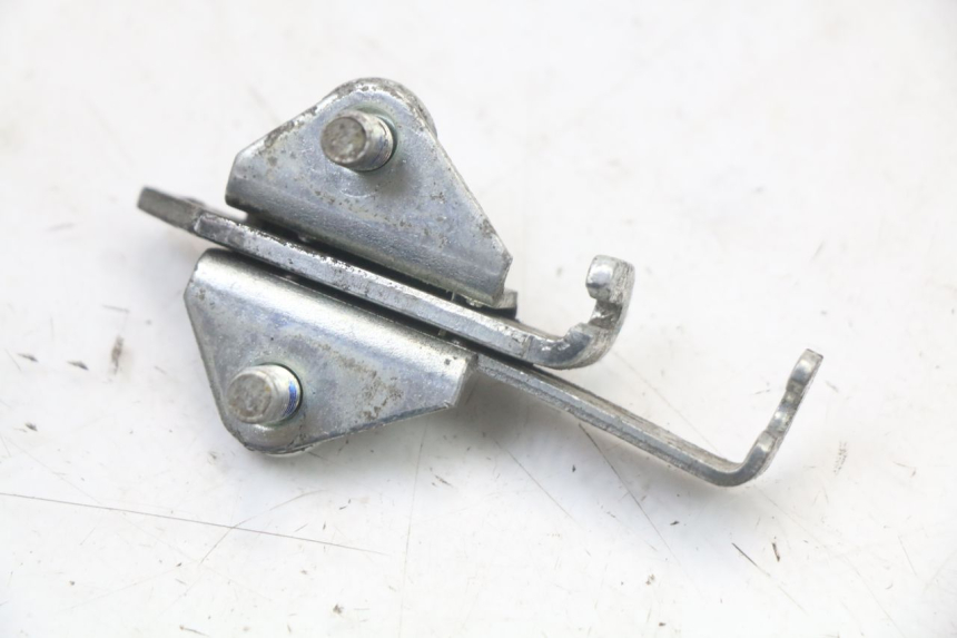 photo de CIERRE ASIENTO HOOK YAMAHA FZ1 FAZER 1000 (2007 - 2009) - Zoom estado de uso