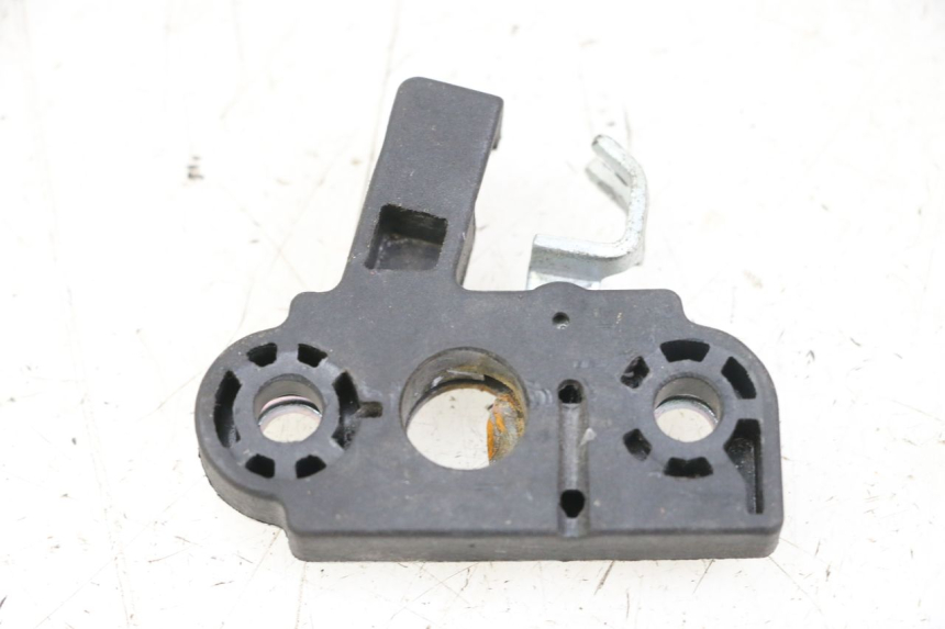 photo de CERRADURA DE ASIENTO YAMAHA NEOS NEO'S 4T 50 (2008 - 2016) - Detalle de la pieza