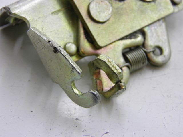 photo de CIERRE ASIENTO HOOK YAMASAKI YM50QT-N3 RETRO 50 (2012 - 2014) - Primer plano técnico