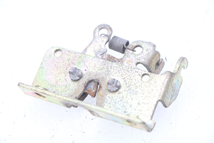 photo de CERRADURA DEL ASIENTO YAMASAKI YM T 125 (2015 - 2020) - Zoom estado de uso