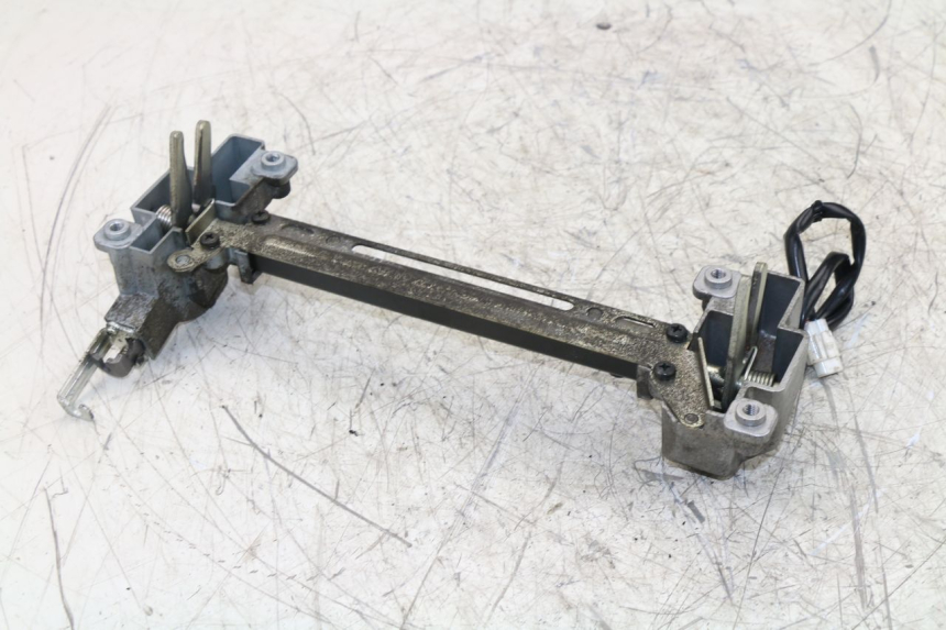 photo de CIERRE ASIENTO HOOK YAMAHA YP MAJESTY ABS 400 (2007 - 2009) - Otra perspectiva