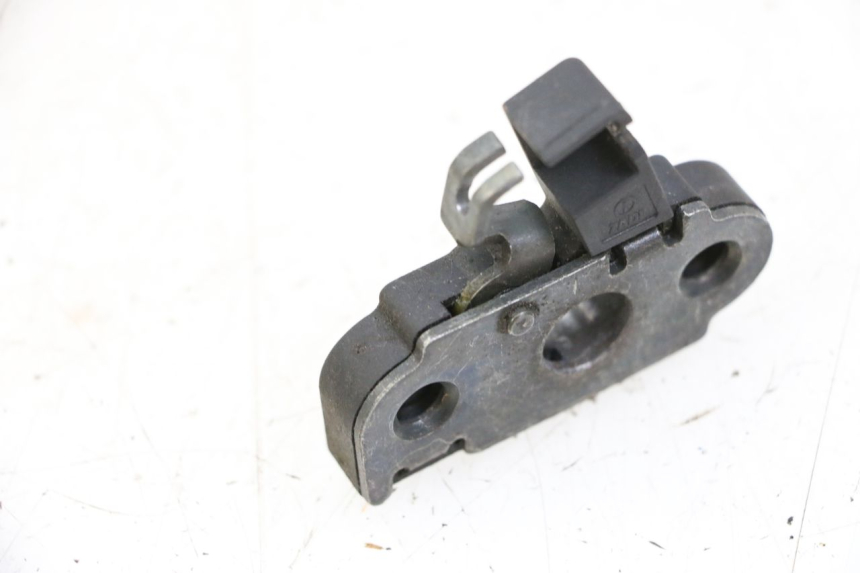 photo de CIERRE ASIENTO HOOK YAMAHA YP MAJESTY 125 (2002 - 2006) - Detalle de la pieza