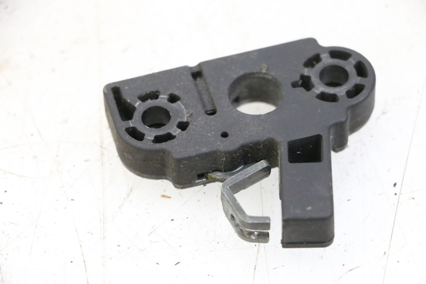 photo de CIERRE ASIENTO HOOK YAMAHA YP MAJESTY 125 (2002 - 2006) - Zoom estado de uso