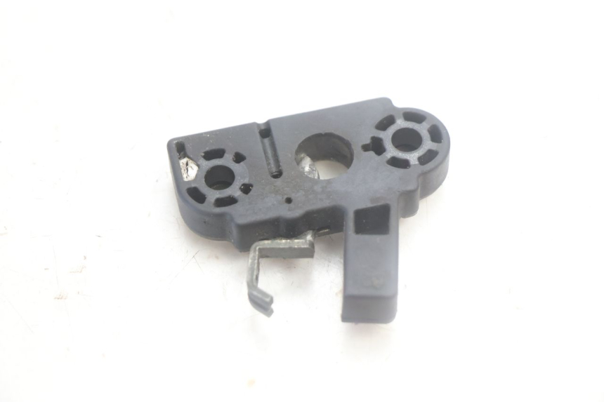 photo de CIERRE ASIENTO HOOK YAMAHA YP MAJESTY 125 (2002 - 2006) - Otra perspectiva