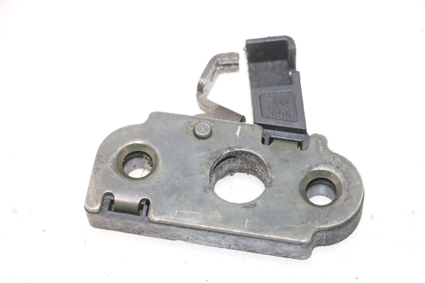 photo de CERRADURA DEL ASIENTO YAMAHA YP MAJESTY 125 (1998 - 2001) - Vista principal