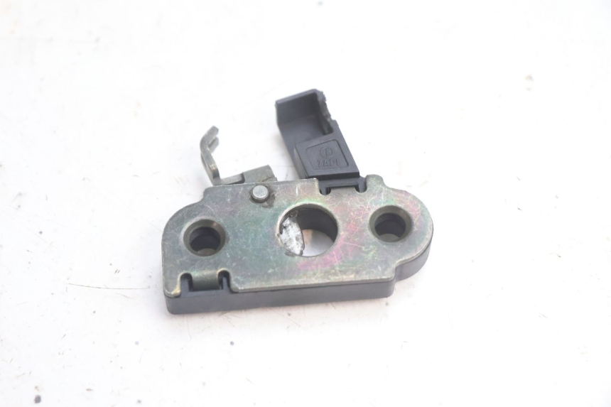 photo de CIERRE ASIENTO HOOK YAMAHA YP MAJESTY 125 (2002 - 2006) - Vista principal