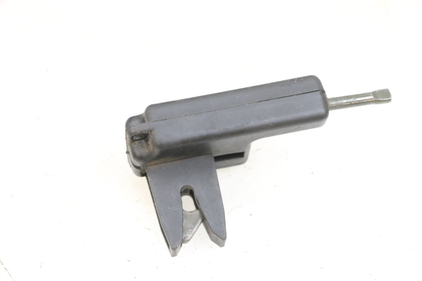 photo de CERRADURA DE ASIENTO PIAGGIO ZIP 4T 50 (2018 - 2020) - Detalle de la pieza