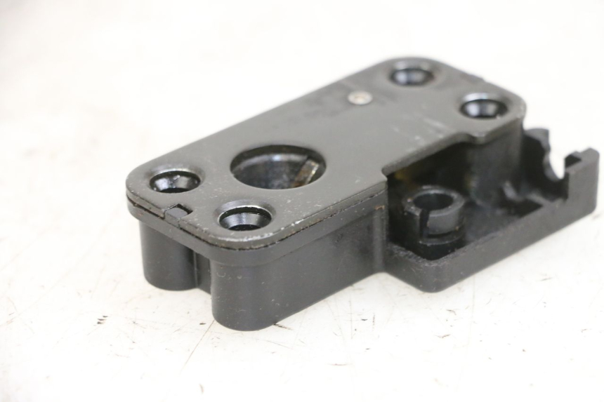 photo de CIERRE ASIENTO HOOK KAWASAKI ZR 7 750 (1999 - 2004) - Detalle de la pieza