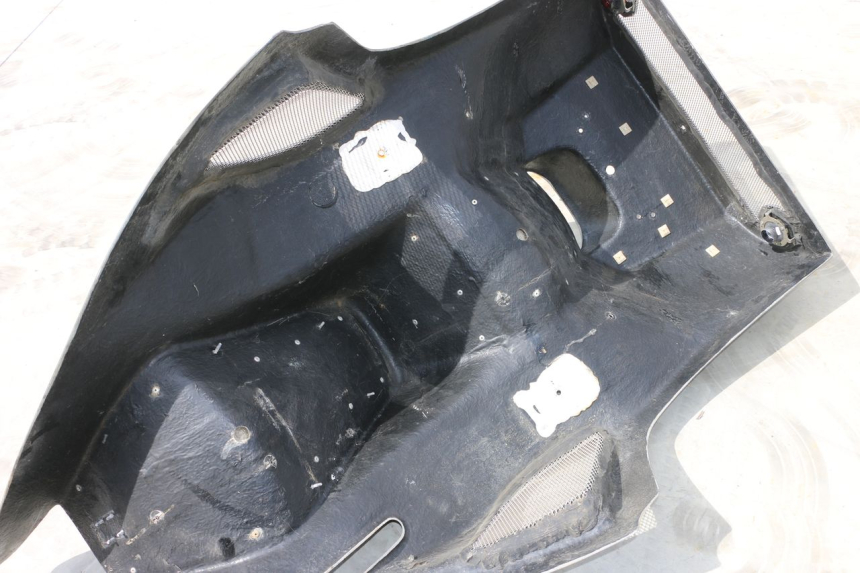 photo de ASIENTO Y CARENADO TRASERO BOOM TRIKE FUN 500 (2004 - 2010) - Detalles de los puntos de fijación