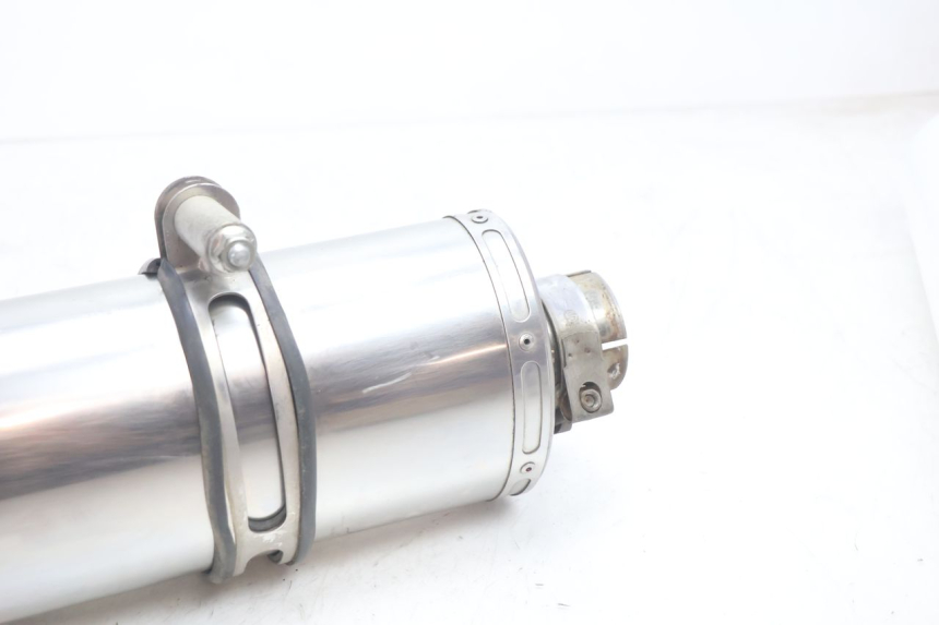 photo de ESCAPE HONDA CB F HORNET 600 (2005 - 2006) - Detalles de los puntos de fijación
