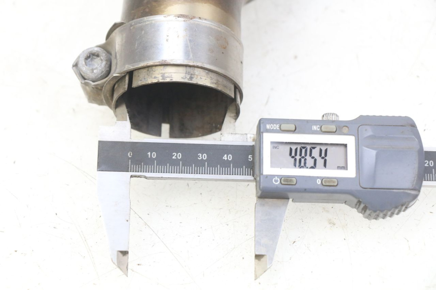 photo de ESCAPE HONDA CB R 1000 (2018 - 2023) - Detalle de la pieza